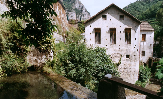 cartiera f amatruda amalfi